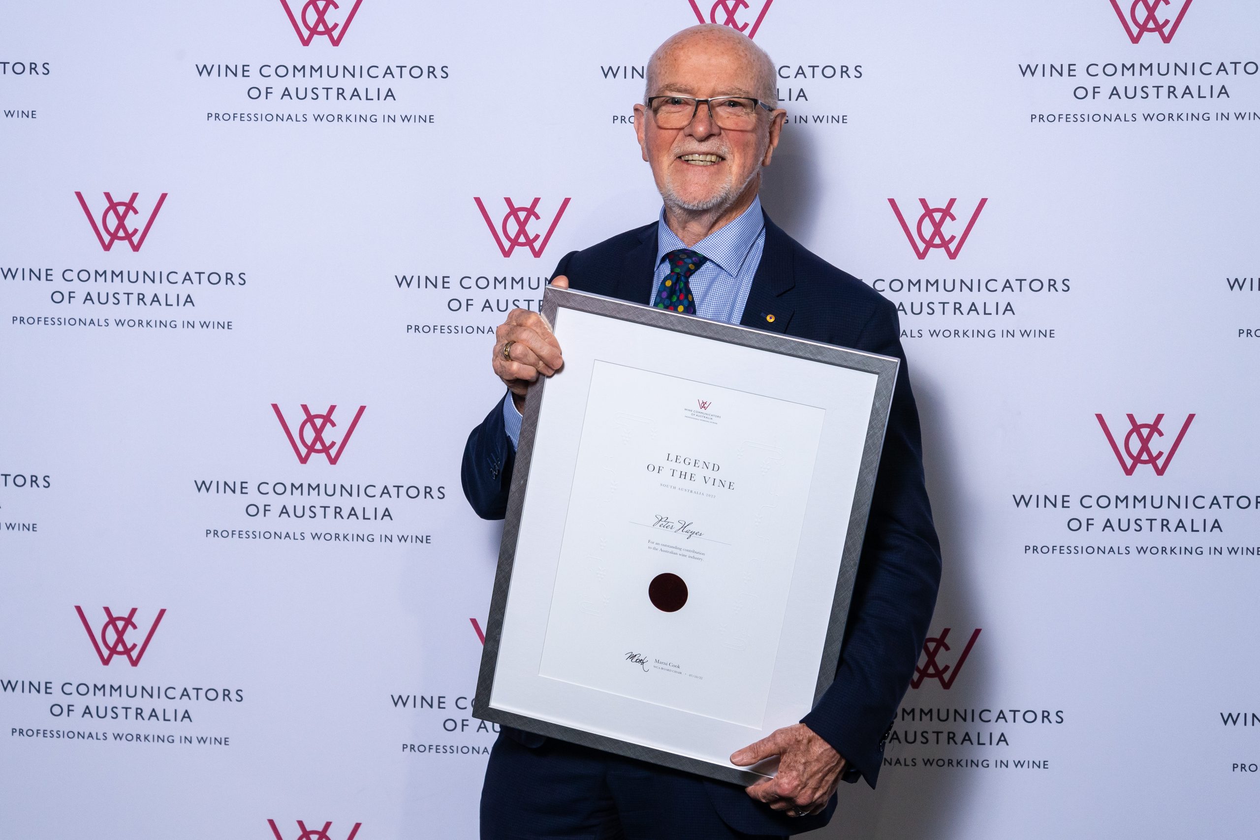Viticulture doyen Peter Hayes AM wins prestigious Legend of the Vine Award